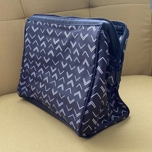 Thirty-one makeup/toiletry bag with removable pouch